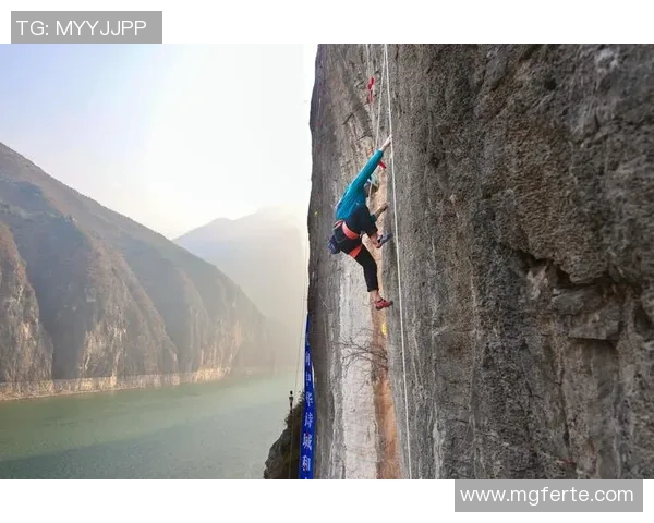 重庆攀岩队灵活性探讨：如何在多变环境中提升竞技表现与团队协作